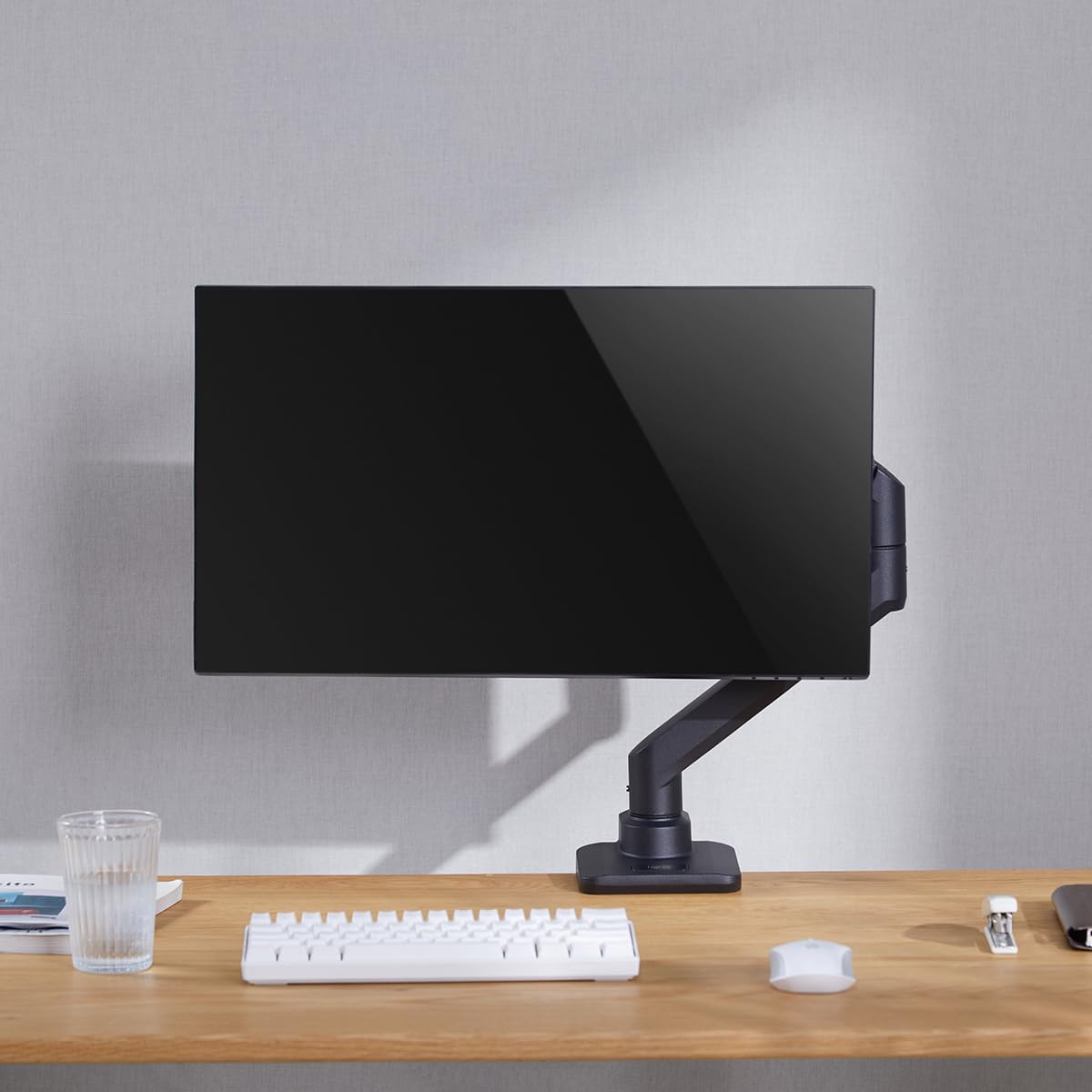 "Flexible Freiheit: Monitorhalterung für 17-49" Monitore, schwarz"