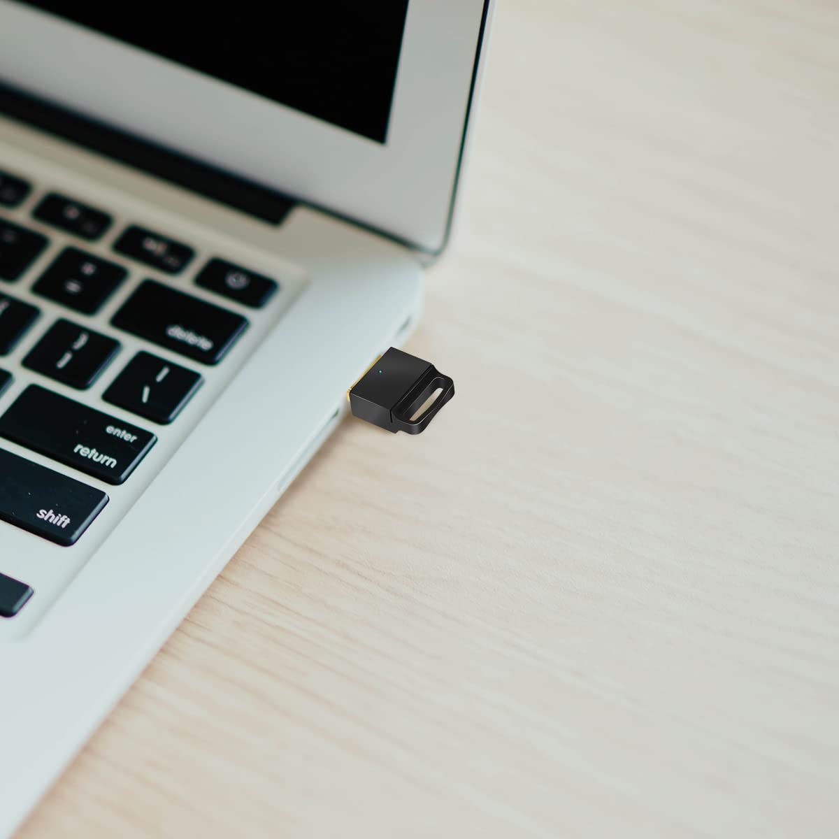 "Kraftvolle Verbindung: Bluetooth 5.0 Adapter für müheloses Pairing"