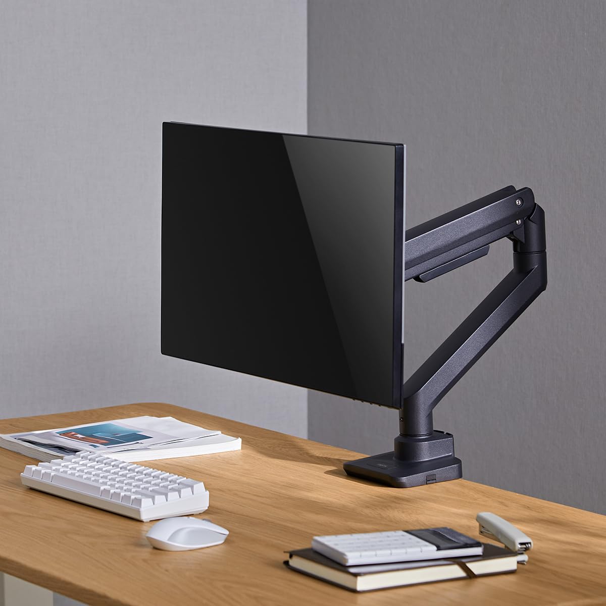 "Flexible Freiheit: Monitorhalterung für 17-49" Monitore, schwarz"