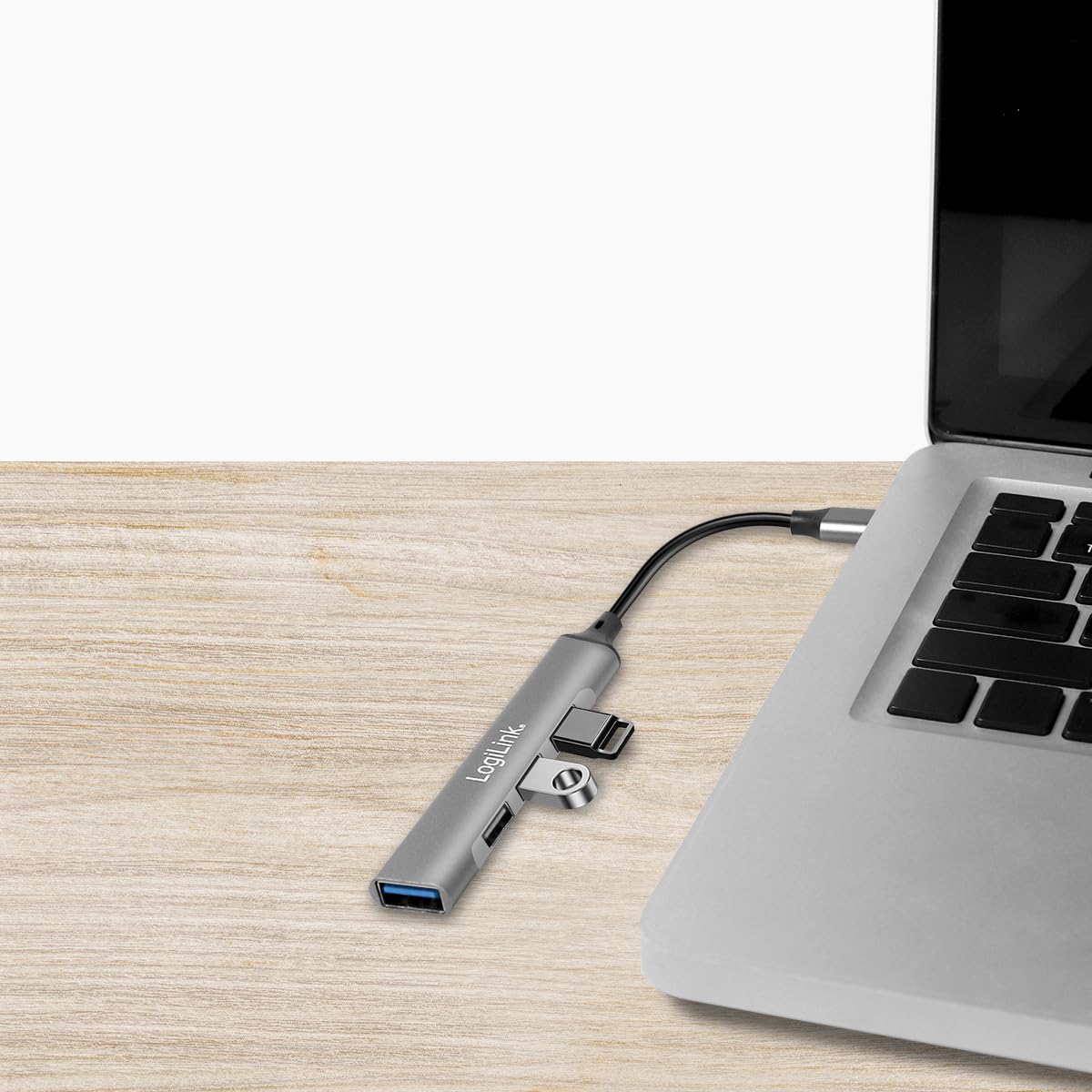 "Eleganz trifft Funktion: 4-Port USB 3.0 Slim-Hub in edlem Grau"