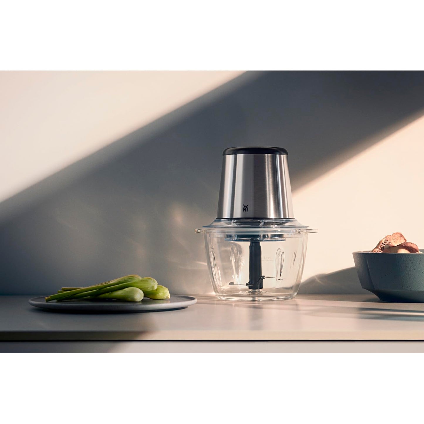 "Schneiden leicht gemacht: 1L Glas-Zerkleinerer mit 320 W für kreative Köche!"