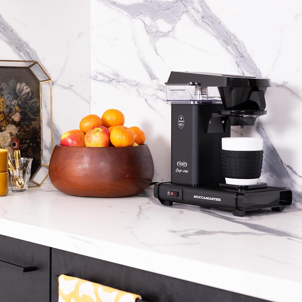 "Genießen Sie frisch gebrühten Kaffee: Moccamaster Cup-One in Matt Black"