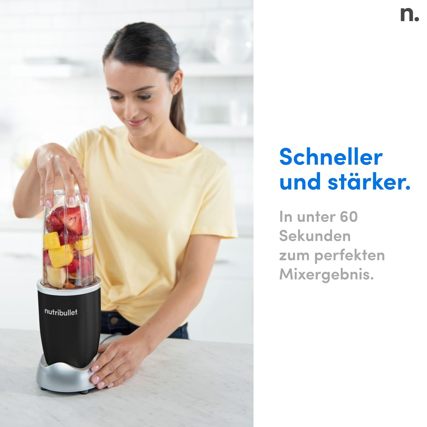 "Mixen leicht gemacht: Kompakter 900W Mixer in Schwarz für cremige Smoothies!"