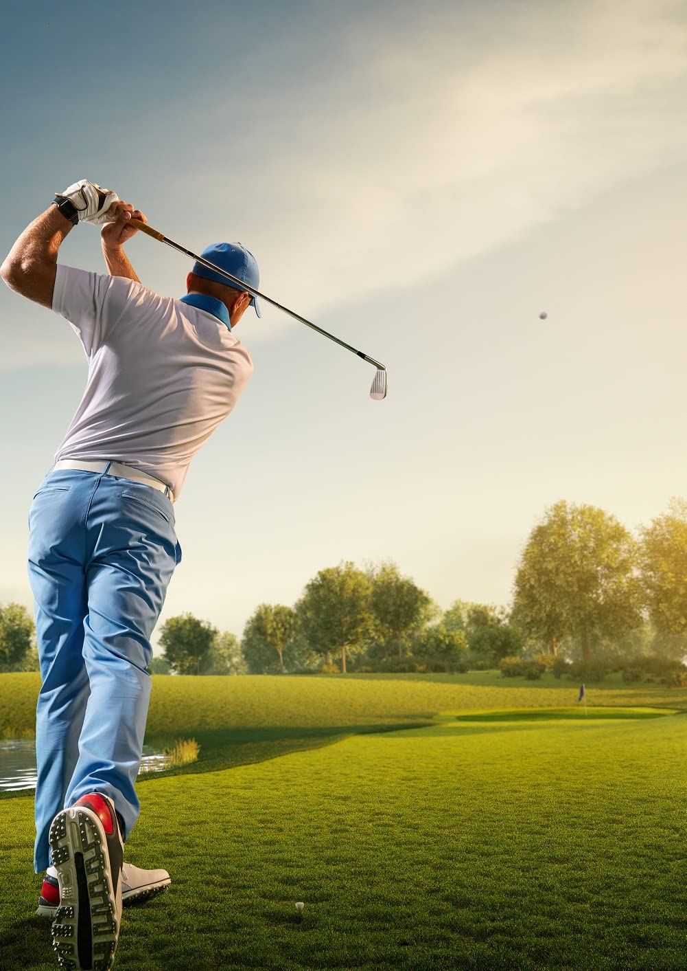 "Präzise Höhenkontrolle: 16x Weiße Golf Tees mit Ringsystem für perfekten Abschlag"