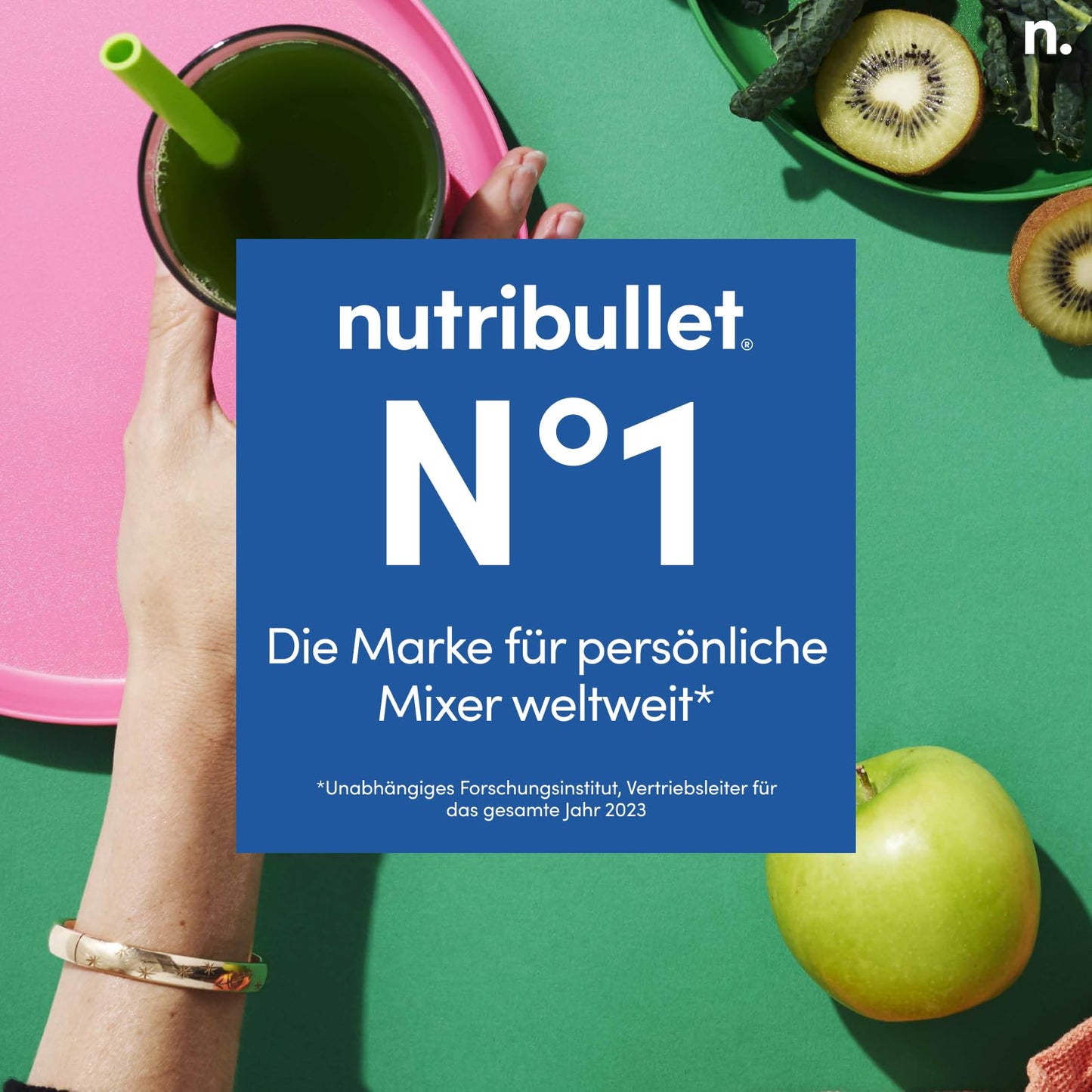 "Mixen leicht gemacht: Kompakter 900W Mixer in Schwarz für cremige Smoothies!"