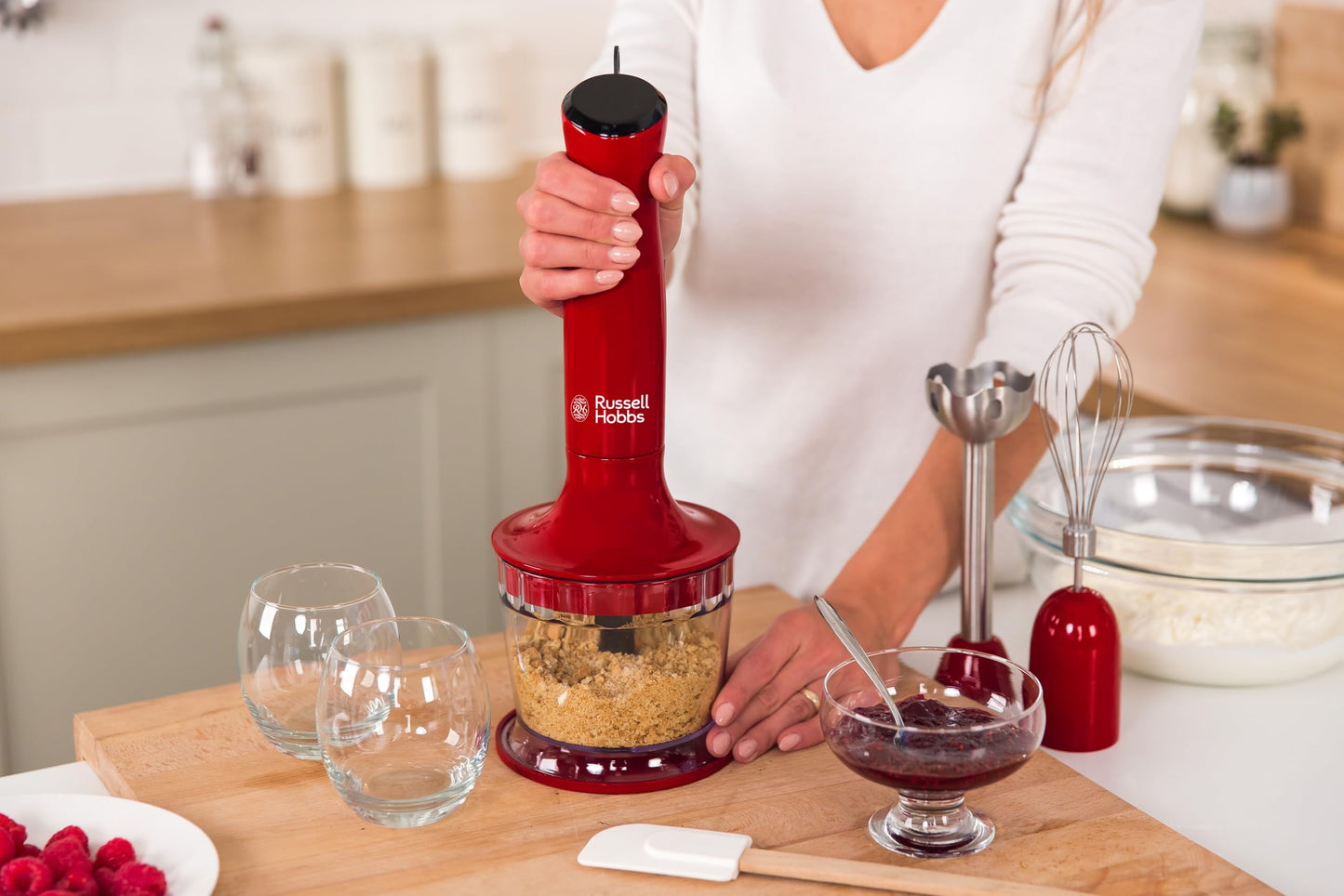 "Multifunktional und kraftvoll: 3-in-1 Stabmixer in elegantem Rot"