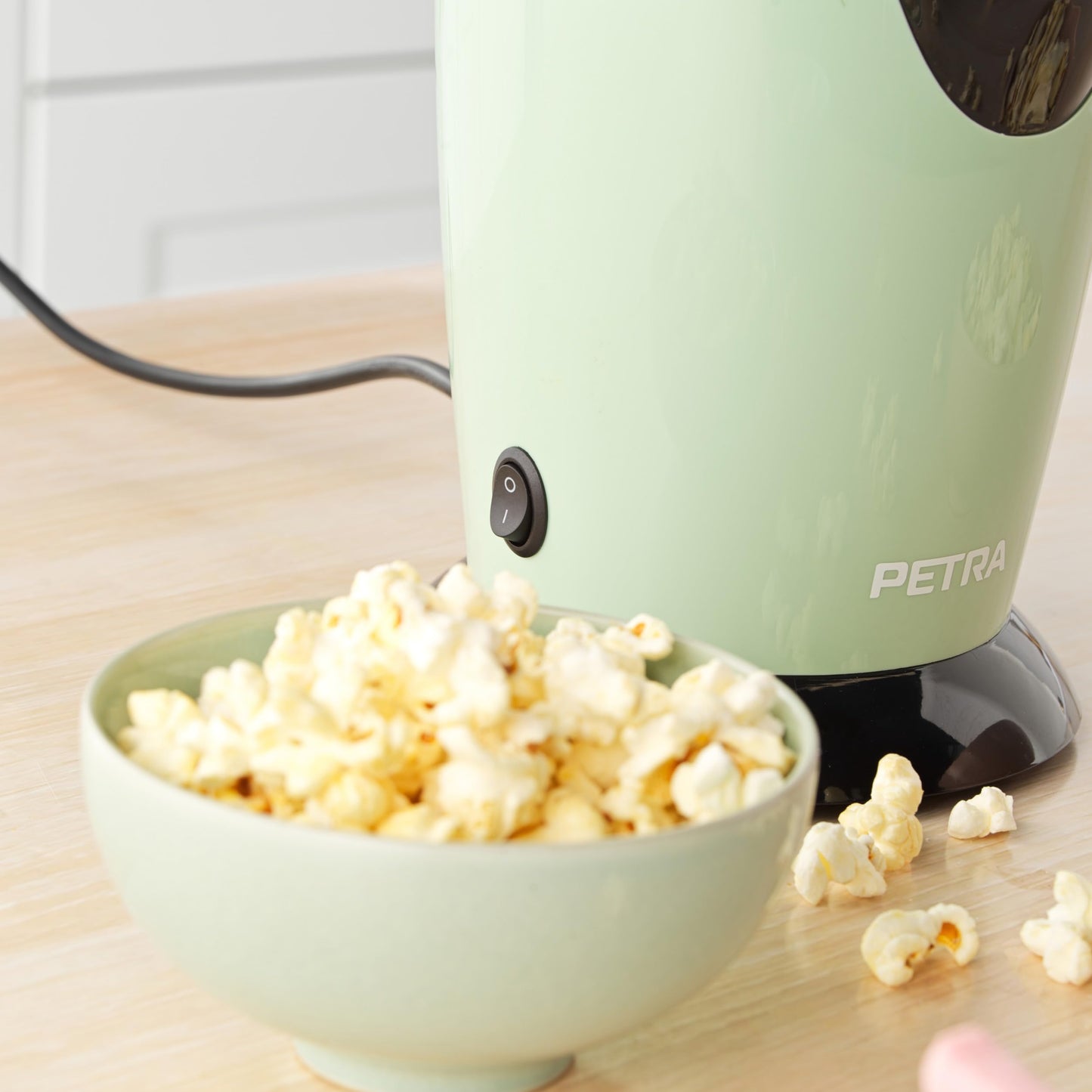 "Gesundes Snackvergnügen: Retro Heißluft Popcornmaschine in Grün"