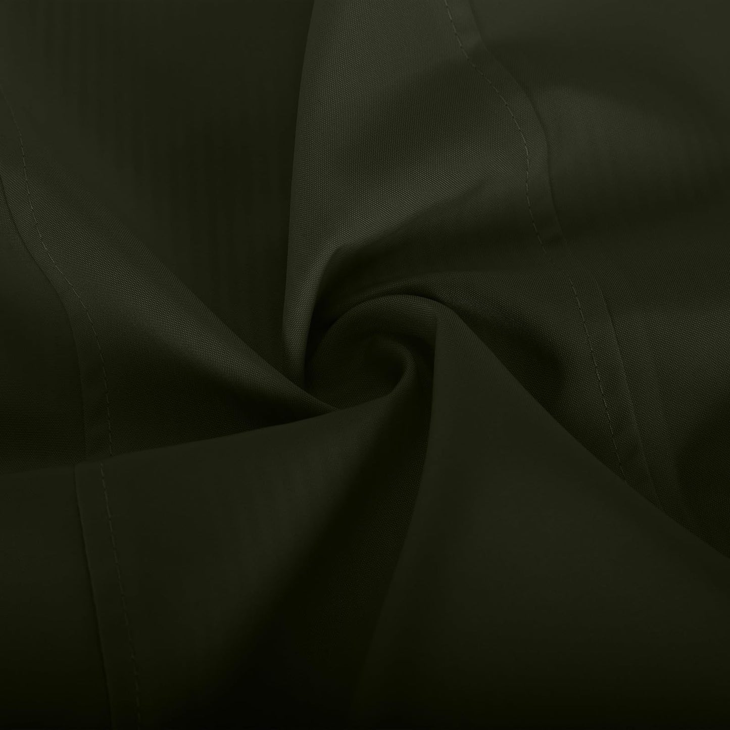 "Schützend und stylisch: Atmungsaktive Damen-Regenjacke in Armeegrün"