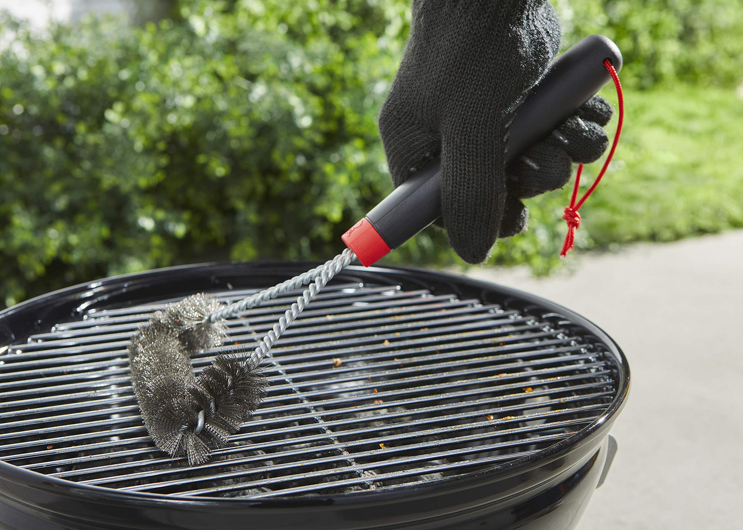 "Perfekte Reinigung: Dreiseitige Grillbürste, 30cm, für alle Grillarten!"
