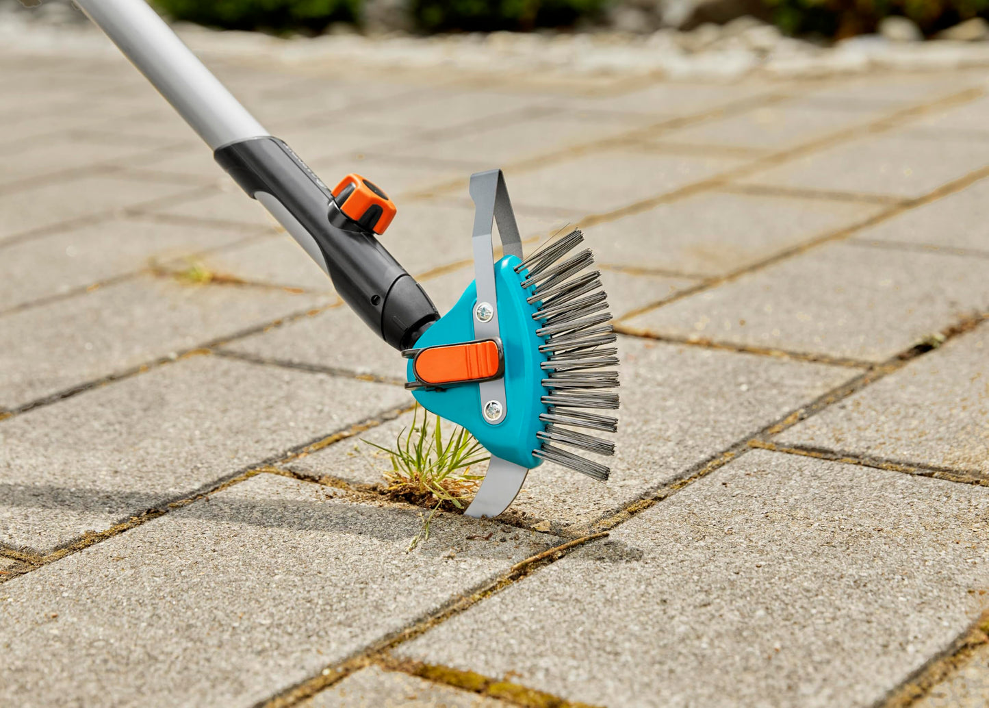 "Effiziente Gartenpflege: 3-in-1 Fugenreiniger für perfekte Sauberkeit"