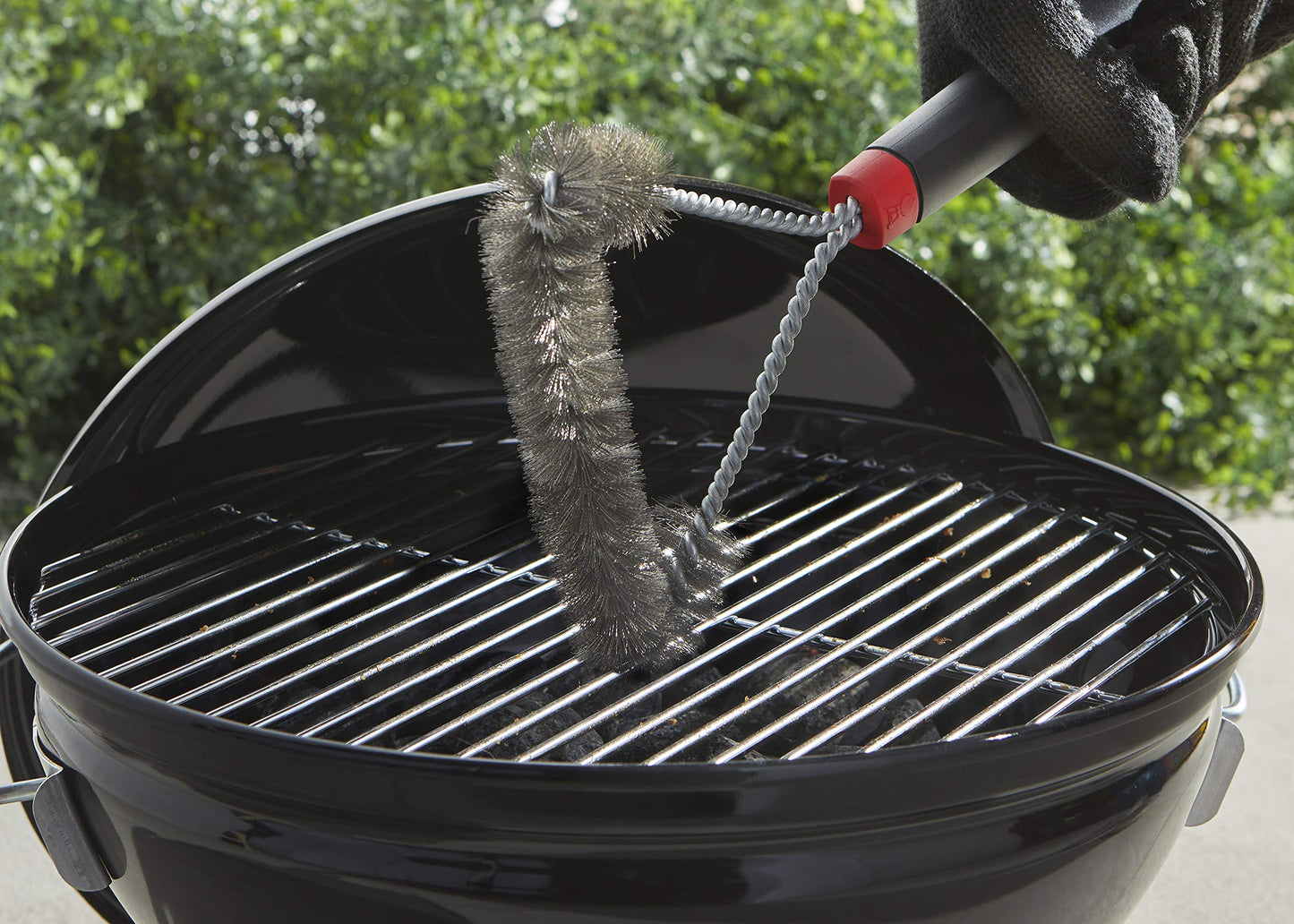 "Perfekte Reinigung: Dreiseitige Grillbürste, 30cm, für alle Grillarten!"